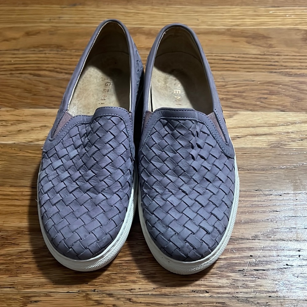 M. Gemi Cericho woven lavendar flats, size 36